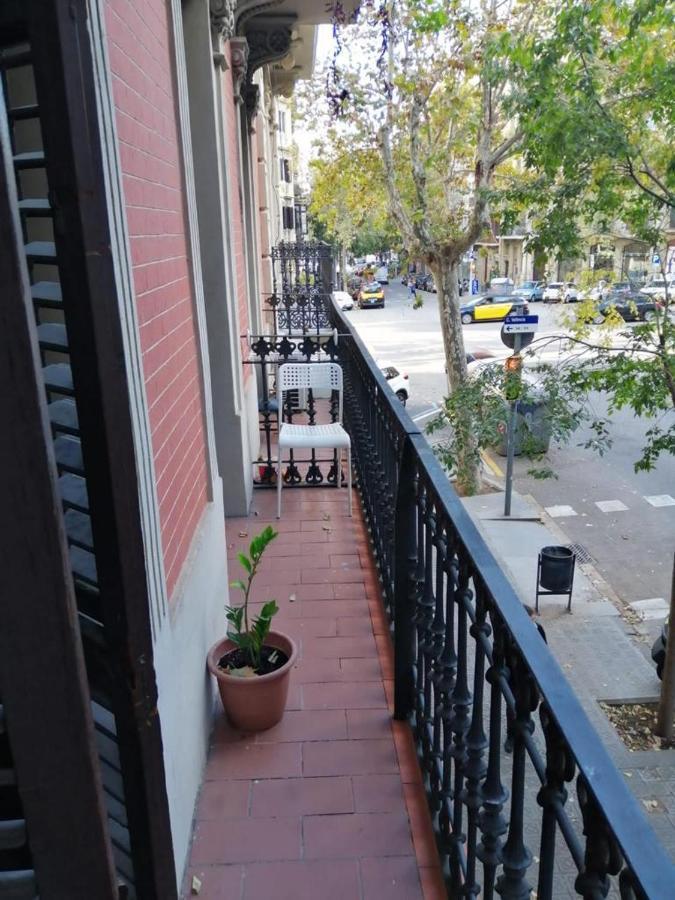 Piso Y Patio Apartamento Barcelona Exterior foto